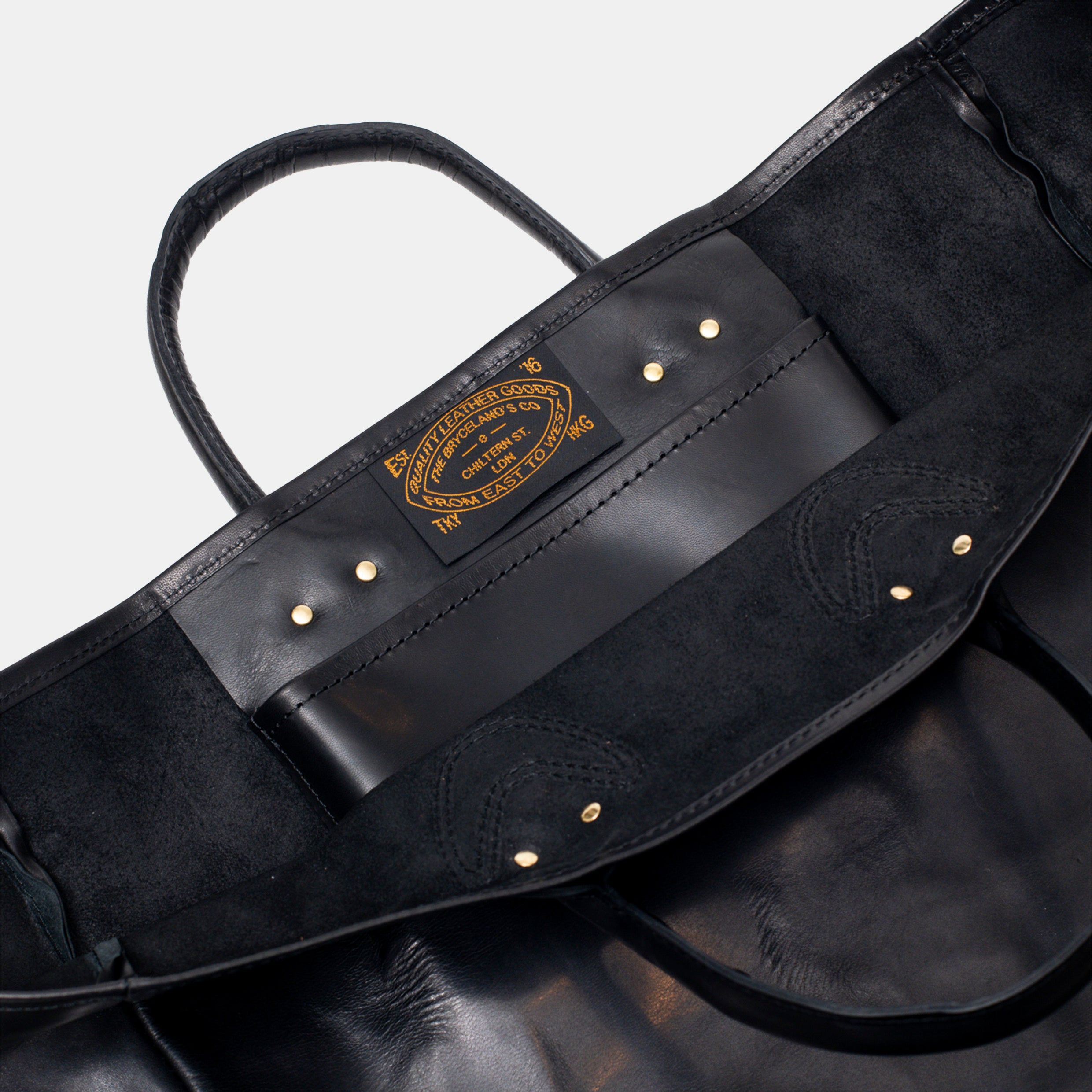 MAMU 【LEATHER BOA TOTE 】ブラック　ノベルティ付き MAMU 【LEATHER BOA TOTE 】ブラック ノベルティ付き MAMU