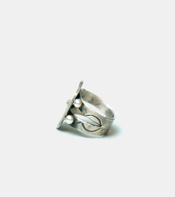 Red Rabbit Oval Repoussé Ring/US 6